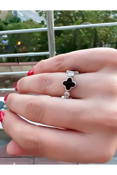 Merand Clover Model Ring