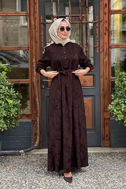 FUAT GÜRSEN فستان جاكار بياقة عالية