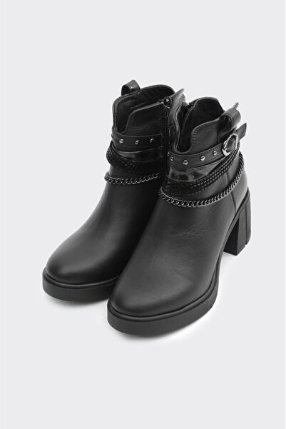 derinet Hakiki Deri Fermuarlı Zincir Aksesuarlı Topuklu Kadın Bot