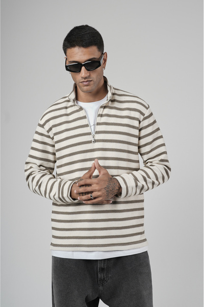 Butik Trend Biz Раирана редовна жакардова блуза с половин цип