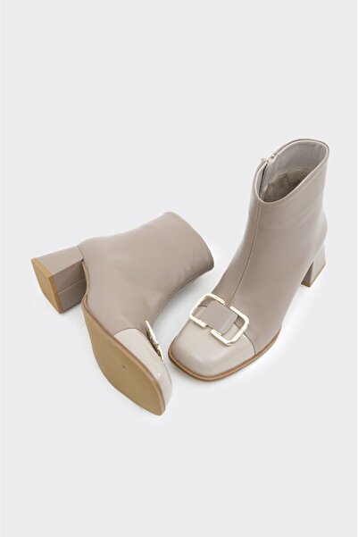 derinet Topuklu Hakiki Deri Tokalı Fermuarlı Kadın Bot