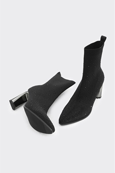 derinet Topuklu Taş Aksesuarlı Streç Kadın Bot