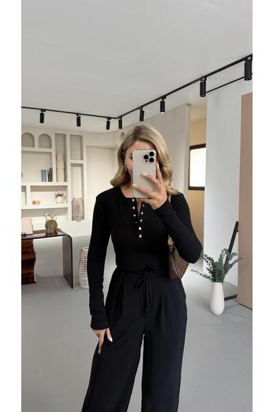 Sezgi Tekin Μαύρη μπλούζα με κουμπιά με λεπτομέρειες