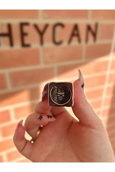 NOVAUX PIECES Ruj şeklinde gazlı çakmak