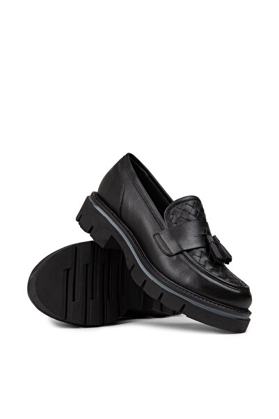 Deery Women's Genuine Leather Black Tasseled Loafer