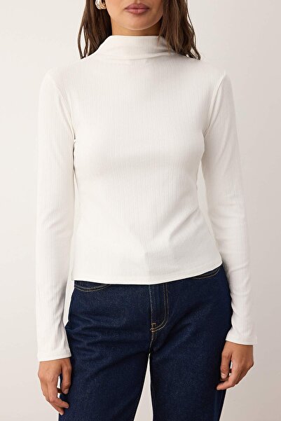 Trendyol Collection Ecru More Sustainable Fitted/Fitted Ribbed Stretchy Knitted Blouse Twoaw26Bz00227