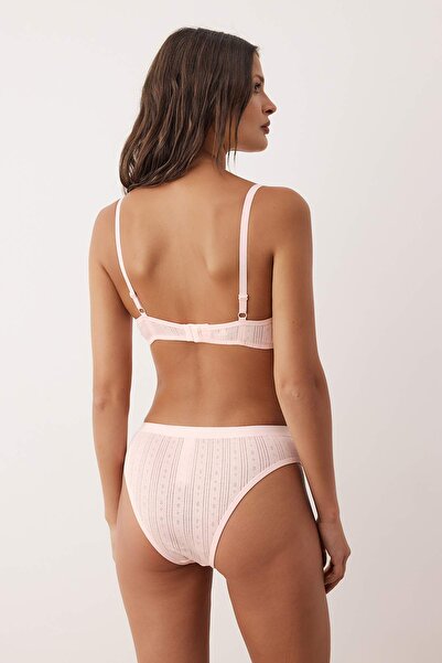 Trendyol Collection Világos rózsaszín 100% pamut bordázott virágos rátéttel ellátott sapka nélküli kötött fehérnemű szett THMAW26CC00003