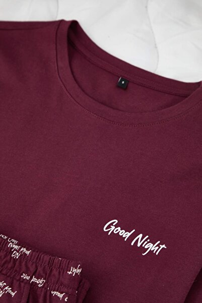 Trendyol Collection Burgunderrotes, reguläres, mit Slogan bedrucktes, gestricktes Langarm-Pyjama-Set TMNAW26PT00032