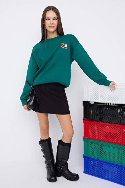 Trendyol Collection Teen Emerald Green Teddy Bear Embroidered Oversize Knitted Sweatshirt with Fleece Inside Twoaw26Sw00197