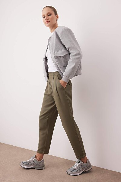 Trendyol Collection Khaki Pleated Elastic Waist Double Leg Pants Twoaw26Pl00125