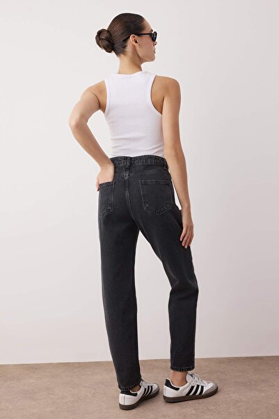 Trendyol Collection Black High Waist Mom Jeans Twoaw26Je00159