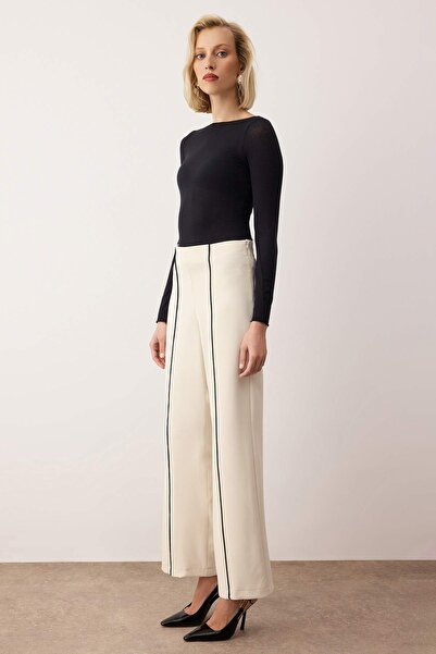 Trendyol Collection Exclusive Special Collection Ecru Piping Detailed Straight Cut Trousers Twoaw26Pl00120