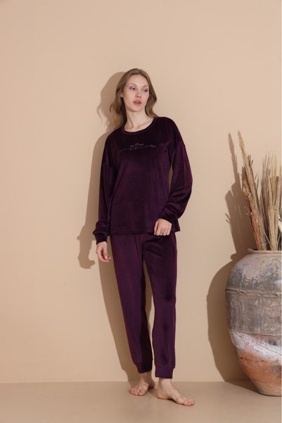 Temporium Women's Plum Printed Round Neck Long Sleeve French Velvet Pajama Set
