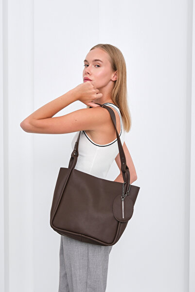 Shule Bags Chiara Charmlı Omuz Çantası Kahve