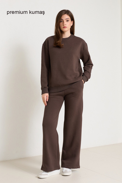 Amia&Co. Costum din bumbac maro din două piese cu detaliu elastic la talie basic