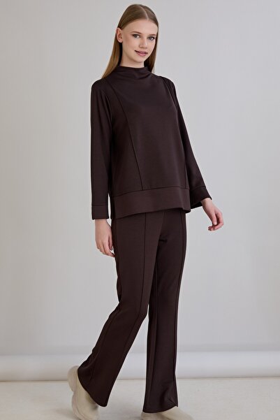 Sortie Collection طقم نسائي بلوزة وبنطلون بلون بني مع خطوط مضلعة وفتحة سفلية ...