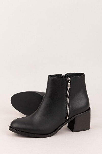 Gondol Hakiki Deri Orta Boy Topuklu Sade Günlük Bot Belicia Siyah