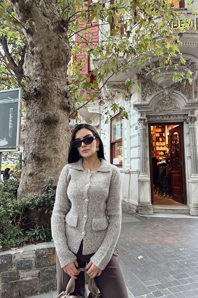 lizge giyim سترة تريكو ذات ياقة بولو مع تفاصيل جيب وأزرار