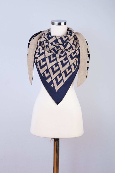 Sebir Moda V Patterned Knitwear Triangle Shawl