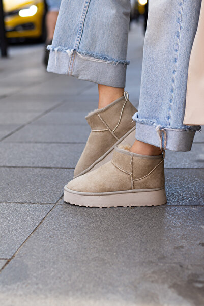 Zintra Kadın Süet Mini Bej Renk Bot – İç Kürklü, Kalın Tabanlı Bilekte Şık Bot