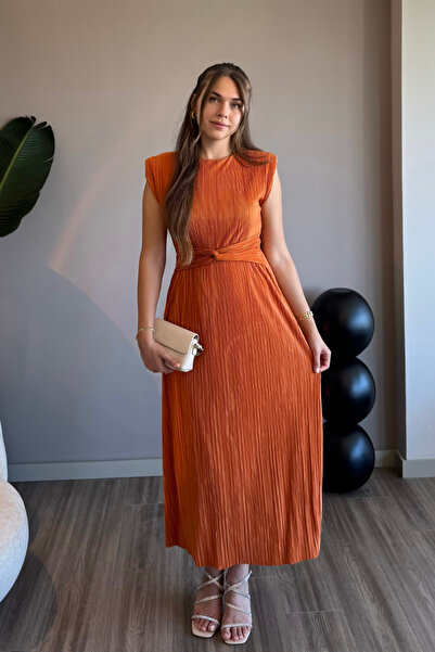 Aventien Pleated Orange Midi Dress with Waist Detail