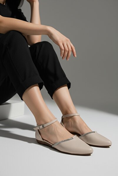 RAVZADERİ Kadın Topuksuz Şerit Taş Detaylı ve Kemerlli Açık Yazlık Gündelik-G...