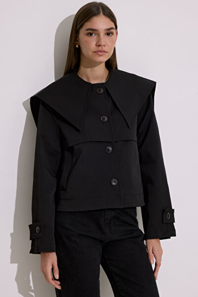 Manuka Wide Collar Crop Trench Coat Black