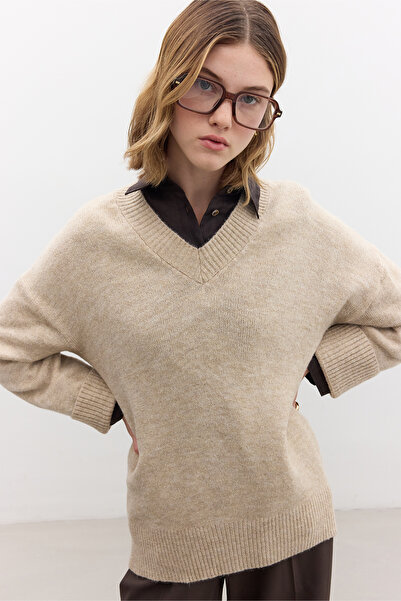 Manuka Beige Color Plain Knit V-Neck Knitwear Sweater