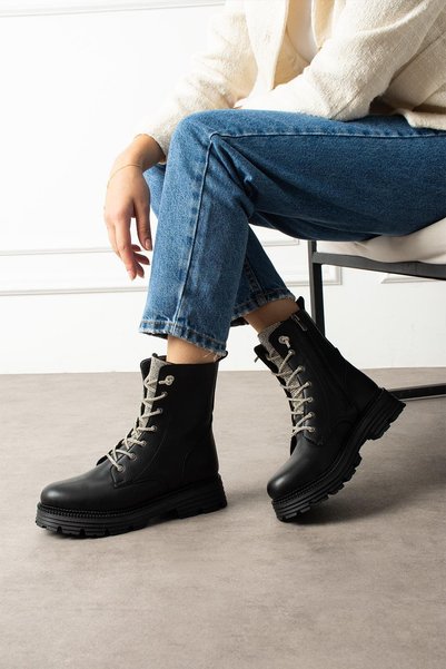 ShoeTek Ahuela Women's Boots&Bootie Stone Lace-Up Boots Black Leather