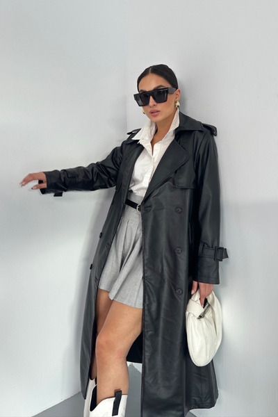 spirituel Жіночий тренч довгий зі штучної шкіри з поясом на ґудзиках, кишенями та розрізом, з круазе-комірцем