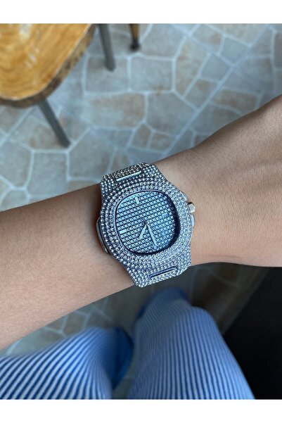 BusradanDesign ساعة يد نسائية بتصميم بيضاوي مطلي بحجر الزركون باللون الفضي