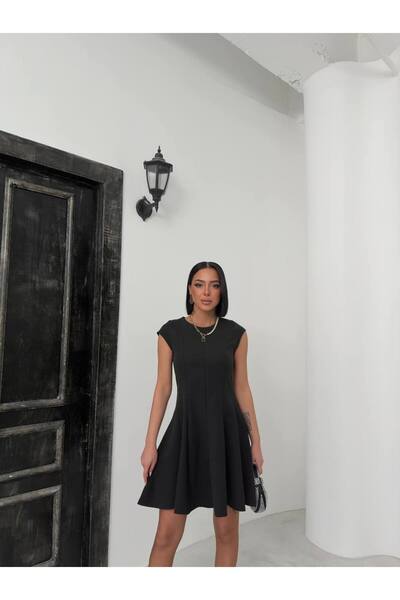 QUTTA Kadın Siyah Parçalı Kloş Elbise