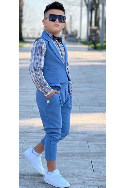 Riccotarz Vestă cu detaliu cu nasturi argintii pentru băiat, cu papion, cămașă în dungi în carouri, set de top cu fundul albastru