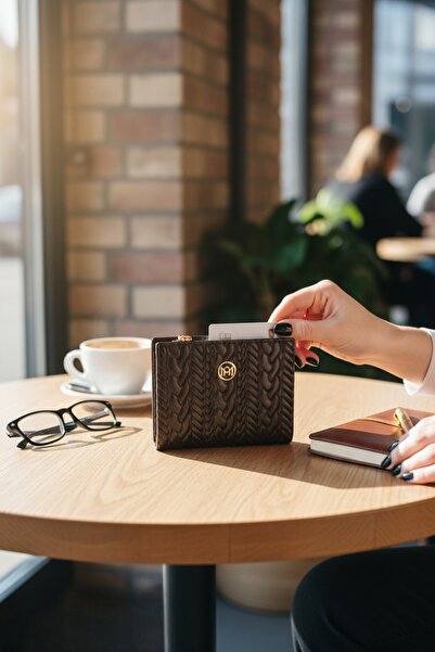 Classbag Kadın Kahverengi Dokuma Desenli Kare Rugan Cüzdan
