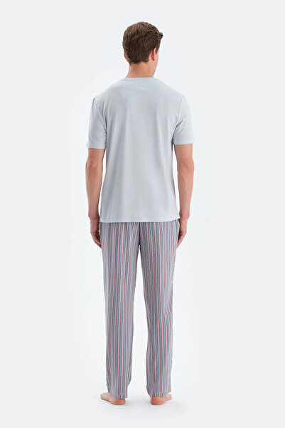 Dagi Σετ πιτζάμες μπλουζάκι με ανοιχτό γκρι Pat και λεπτομέρεια τσέπης Fleto