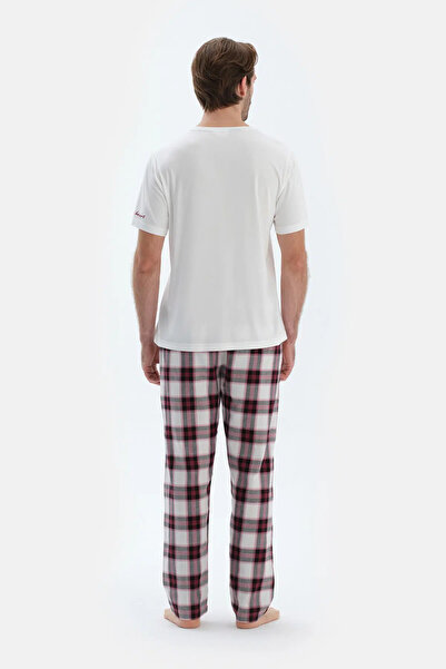 Dagi Ekru Nakış Detaylı Altı Dokuma Ekoseli Tişört Pantolon Pijama Takımı