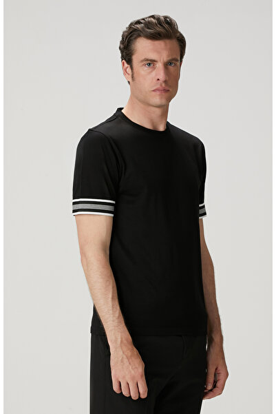 Network Siyah Kolu Detaylı T-shirt