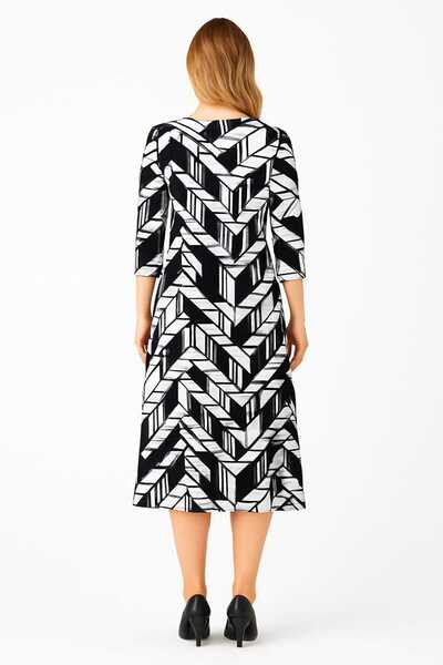 Şans Γυναικείο φόρεμα μεγάλου μεγέθους μαύρο, με λαιμόκοψη, με μανίκια τριών τετάρτων από βισκόζη 65N39157