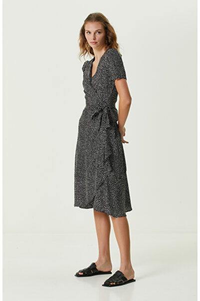 Network Siyah Desenli Kruvaze Yaka Diz Boy Elbise