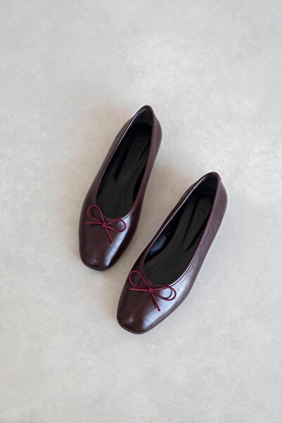 STRASWANS Galo Women's Bow Detail Wrinkled Leather Ballerinas Claret Red
