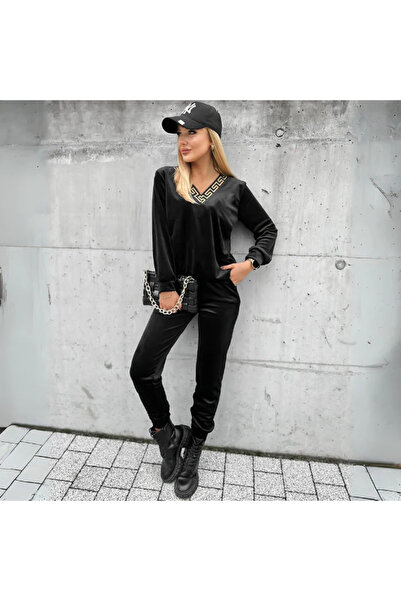 NOVALİA Trening COOL Elegant din două piese cu Detaliu la Decolteu și Croială...