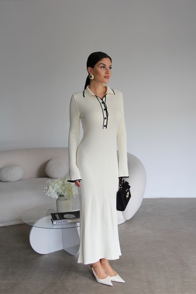 Julidress Rochie albă cu guler polo, cu detaliu de nasturi, lungime maxi, tricot premium