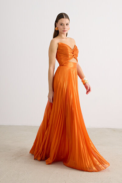 Carmen Turuncu Pliseli Laklı Şifon Abiye Elbise