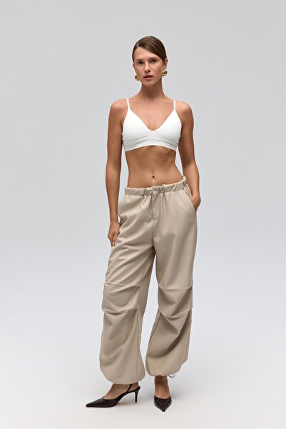 MAI STUDIOS CO. Dion bézs bőrnadrág