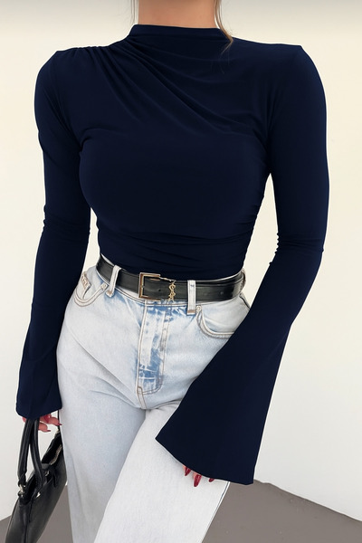 Butik Beyza Блуза з збірками на рукавах