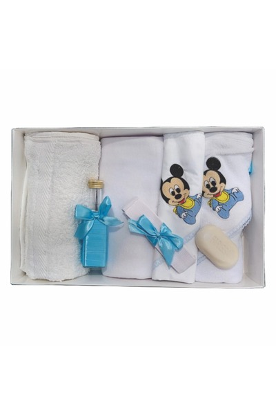 OEM Set Botez din Trusou 7 piese cu Mickey Bebe, Lumanare lungime 35 cm si Canta ornate pe alb cu bleu