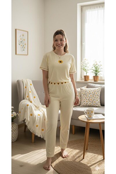 Mihra Ayçiçek Desenli Kadın Pijama Takımı
