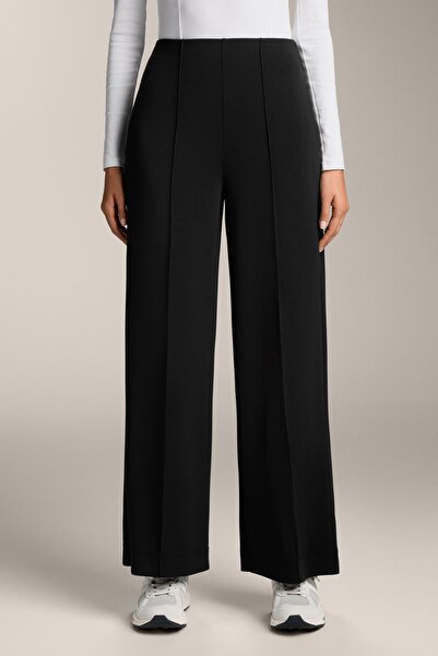 Oysho بنطال ذو قصة مستقيمة مع تفاصيل مضلعة تحتوي على مودال