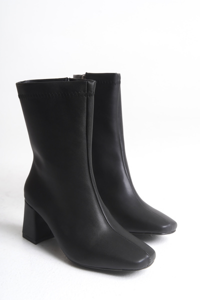 meyra'nın ayakkabıları Kadın Siyah Cilt Küt Burun Topuklu Bot