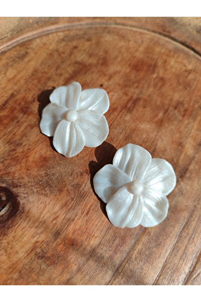 LikeMeByMelike İnci Beyazı Çiçek Tasarımlı Polimer Kil Zarif Küpe